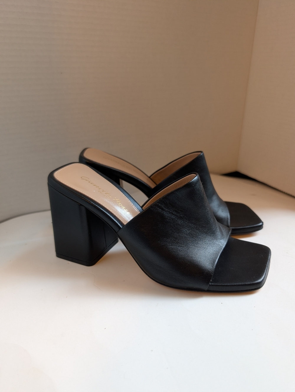 Gianvito Rossi Wynn 85mm leather mules in black Size 36 In VGUC